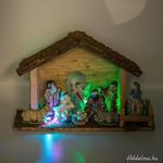 Karácsonyi jászol, Betlehem 5 LED izzóval 31x12.5x20cm amp 9 figura fotó