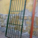 Biztonsági ajtórács tokkal eladó fotó