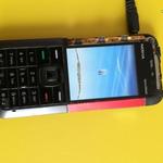 Nokia 5310 mobil csak töltőn ad képet előlapja törött. fotó