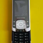 Samsung f330 mobil egyik törött kijelzős a másik térerő . fotó