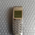 Sony J70 telefon eladó , a gombok nehezen működnek fotó