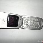 Motorola v171 telefon eladó. csak a bill világit fotó