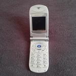 Samsung q200 telefon eladó , nincs akku kijlezője törött. fotó