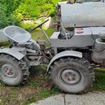Traktor munkagépekkel eladó fotó