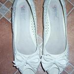 Fehér cipő eladó fotó