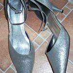 Ezüst cipő eladó fotó
