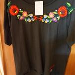 XL-es fekete női blúz színes kalocsai hímzéssel eladó fotó