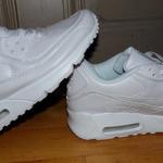 Eladó vadonatúj fehér, női Nike Air Max cipő fotó
