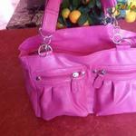 Barna és pink női táska fotó