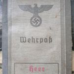 Wehrpass II. világháborús német katonakönyv - Hubert Hausen (NSDAP viselés) fotó