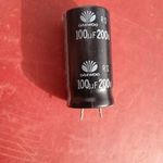 100 uF , 200 V DAEWOO kondenzátor , NYÁK-ba , 36 x 18 mm . fotó