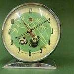 Vintage kínai pandás mechanikus ébresztő óra - Működik, ébreszt és a panda fej mozog a számlapon fotó