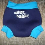 "water babies Small" sötétkék neoprén nadrág 0-4hó babaúszás úszópelenka úszónadrág fotó