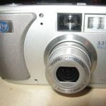 Hibás HP Q2210A PhotoSmart 735 3.2MP Digitális Fényképezőgép és Kamera SD kártyaolvasó fotó