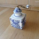 Régebbi hagymamintás miniatűr porcelán dekor kávédaráló fotó