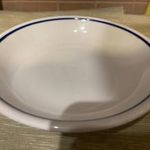 Zsolnay kék szélű retro mély tányér fotó