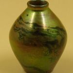 Régebbi Zsolnay Labrador mázas mini váza jelzett, 5, 9 cm magas. fotó