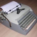 Táskaírógép, hordozható írógép fotó