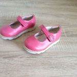 20-as lányka pink könnyű bőr cipő Next fotó