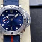 Panerai Submersible Quarantaquattro Luna Rossa férfi karóra fotó