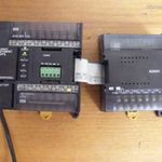 OMRON CP1L PLC, és AD041 bővítő fotó