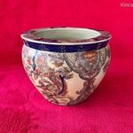 GYÖNYÖRŰ KÍNAI PORCELÁN KASPÓ, KÉZZEL ÉS DOMBORFESTETT, 60 CM MAGAS | SZÉP ÁLLAPOTBAN! fotó