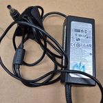 Samsung laptop töltő adapter - (19V 3, 16A) fotó