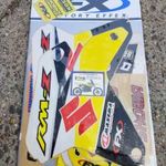 Suzuki RMZ 450 2005 "NAGY" matrica szett 60x40 cm fotó