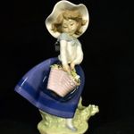 LLADRO MÁRKÁS SPANYOL PORCELÁN FIGURA : LÁNY VIRÁGOS KOSÁRRAL X fotó