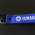 YAMAHA KÉK motoros kulcstartó karabineres hímzett pánttal PRÉMIUM fotó