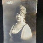 cca. 1915 FEDÁK SÁRI ZSAZSA A DIVA PRIMADONNA LEÁNYKA NÉP SZÍNHÁZ FOTÓLAP KÉP STRELINSKY FOTÓ fotó