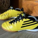 Adidas F10 teremcipő 38, 5 fotó