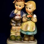 FIÚ ÉS KISLÁNY VIRÁGGAL ... HUMMEL - GOEBEL PORCELÁN FIGURA X fotó