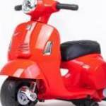 Gyermek elektromos motor Baby Mix Vespa piros fotó