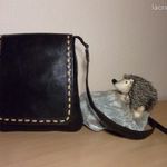 Kitinfekete valódi bőr sportos crossbody táska fotó