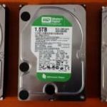 Három 3, 5 colos merevlemez a képen látható paraméterekkel 1db. ATA 1 db SATA 3 TB, 1 db. SATA 1, 5 TB fotó