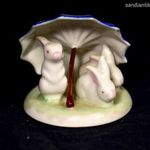 HÁROM NYUSZI ESERNYŐ ALATT ... RÉGI HOLLÓHÁZI PORCELÁN FIGURA fotó