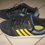 36-os Adidas cipő. fotó