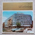 Szabadság szálloda Hungarhotels 1970 retro képes ismertető kiadvány bútor ételfotók Wartburg Trabant fotó