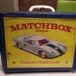 Matchbox _ Carry Case with 4 Trays ( hordozó táska , 48 autónak ) fotó