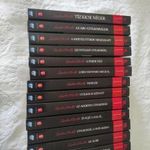 Agatha Christie: A ponyva királyai 13 db kötet egyben eladó fotó