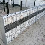 Gabion kőkerítés, támfal, kőkosár, kerítés, oszlop, kapu fotó