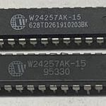 2db W24257 CMOS STATIC RAM 32Kx8 EGYÜTT 0910a fotó