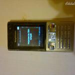 Sony ericsson t700 telefon eladó nem tölt és a simet sem látja ! fotó