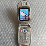 Motorola V550 eladó , működik vodás de töltés nem veszi!! fotó