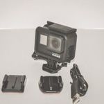 Eladó GoPro Hero 7 Black akciókamera extrákkal alig használtan. fotó