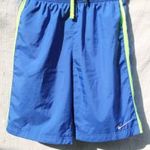 Nike márkájú kék-neonsárga színű, fiú, dri-fit short, rövidnadrág, M-es méret fotó