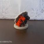 Régi német porcelán -- 2 terrier ülő kutya / kutyus figura esernyővel fotó