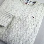 EREDETI TOMMY HILFIGER (L) ELEGÁNS *NAGYON EXTRA* FÉRFI CSAVART MINTÁS VILÁGOSSZÜRKE PULÓVER fotó