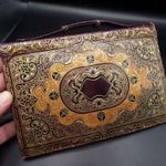 Vintage arany dombornyomású (eredeti) firenzei Cordovan bőr clutch táska fotó